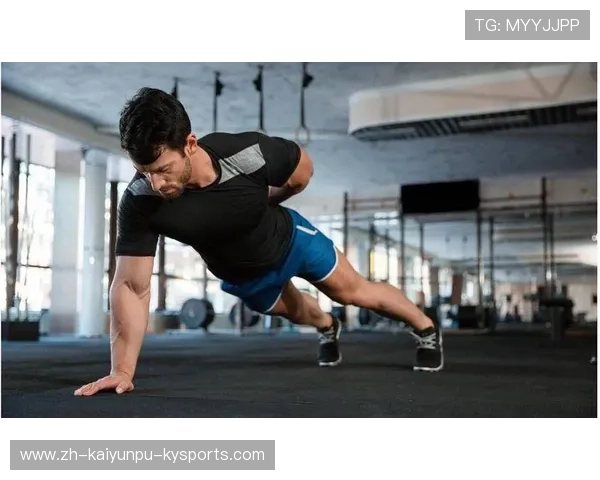 黄金胸肌锻造计划：器械选择与动作组合秘籍